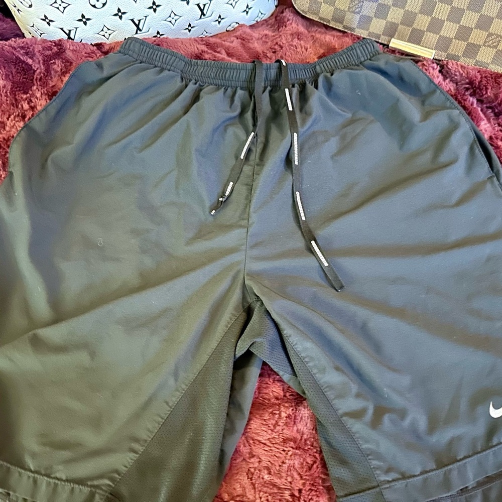 EUC Nike Dri-Fit Black Men's Athletic Shorts Size M‎
